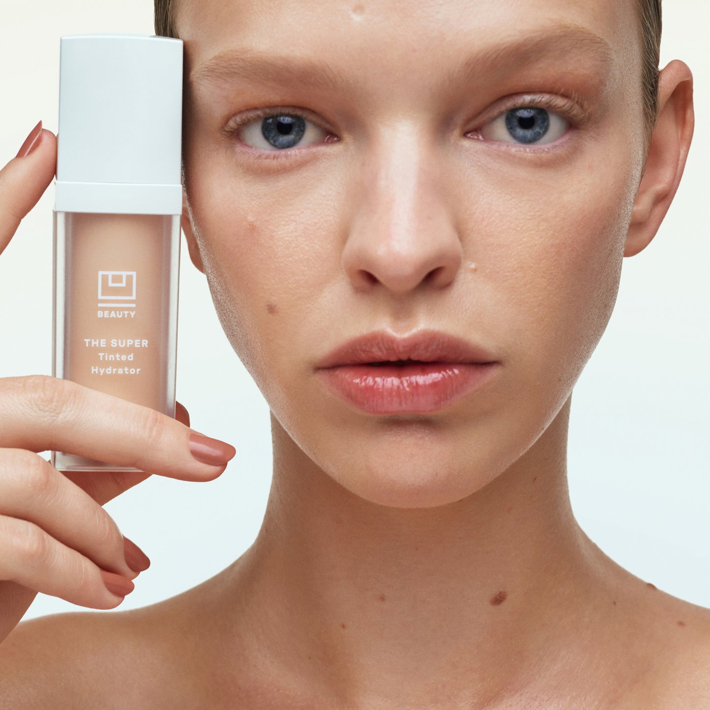 The SUPER Tinted Hydrator / Shade 01