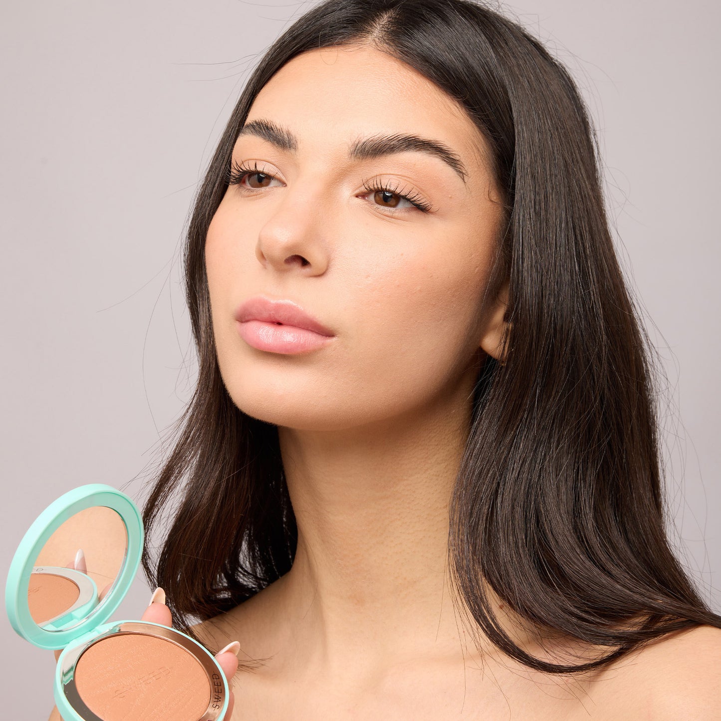 The Bronzing Powder / Golden Medium