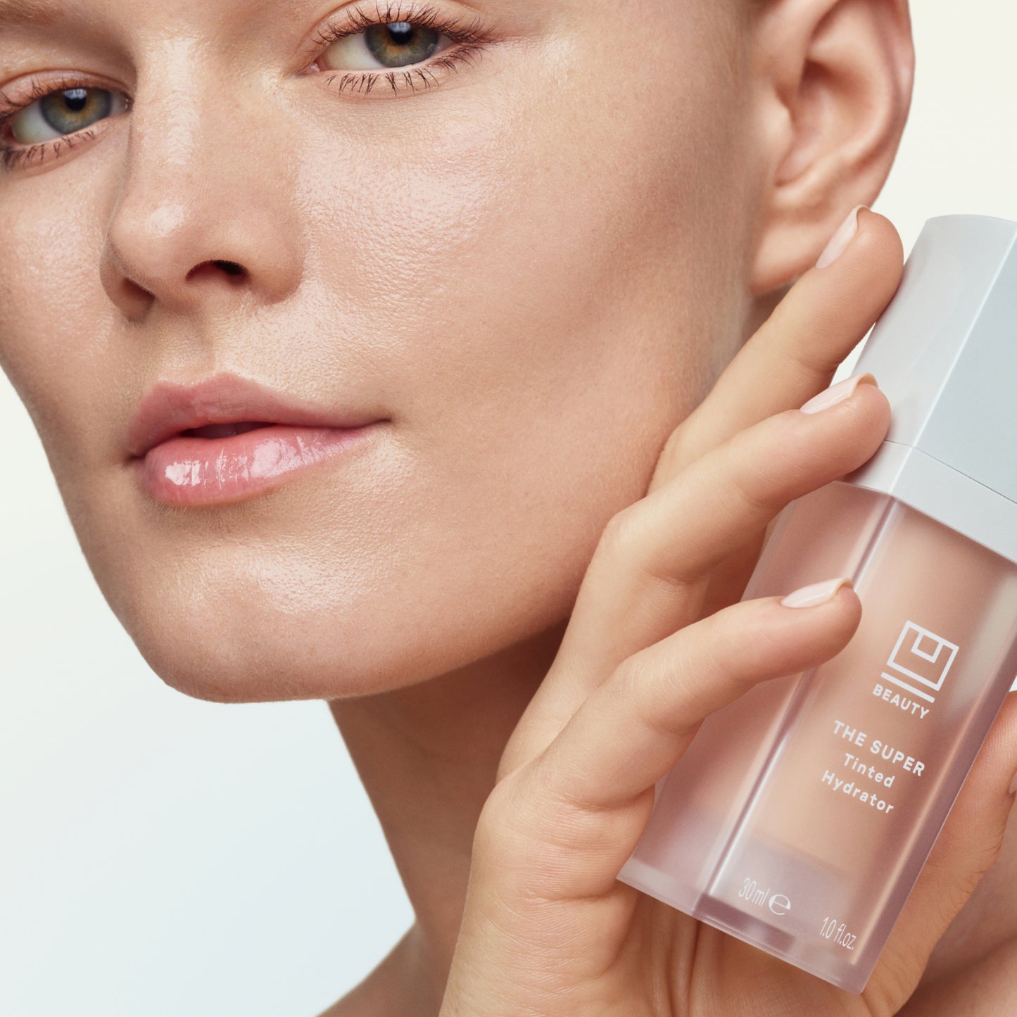 The SUPER Tinted Hydrator / Shade 02