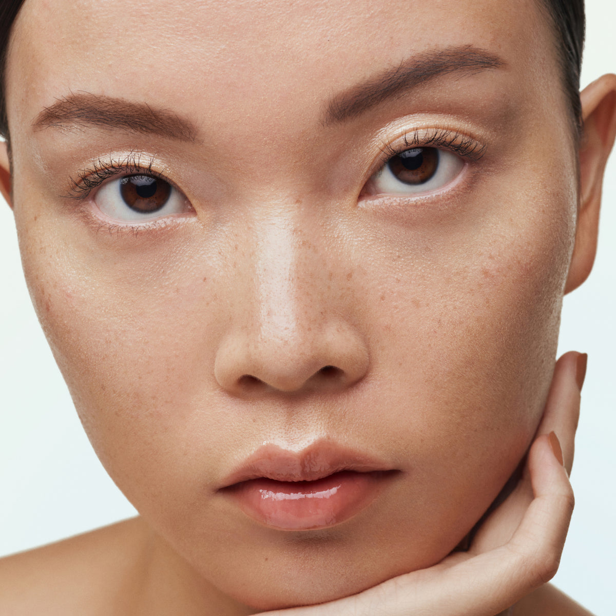 The SUPER Tinted Hydrator / Shade 03