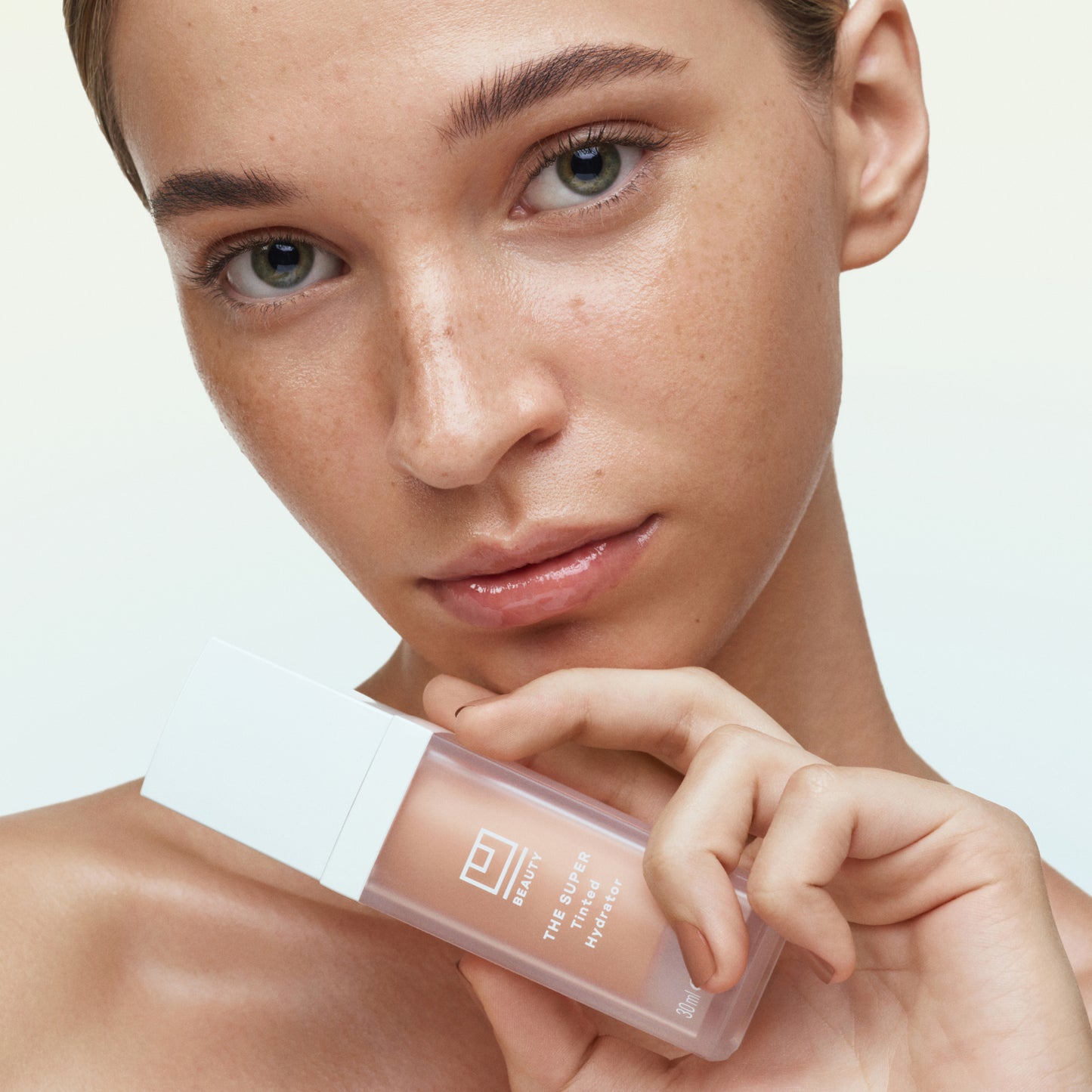 The SUPER Tinted Hydrator / Shade 04