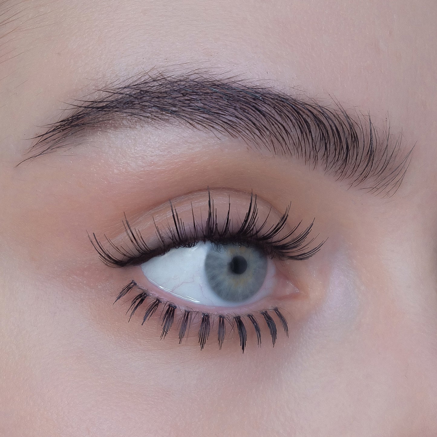 Nikki Defined Underlash / Schwarz