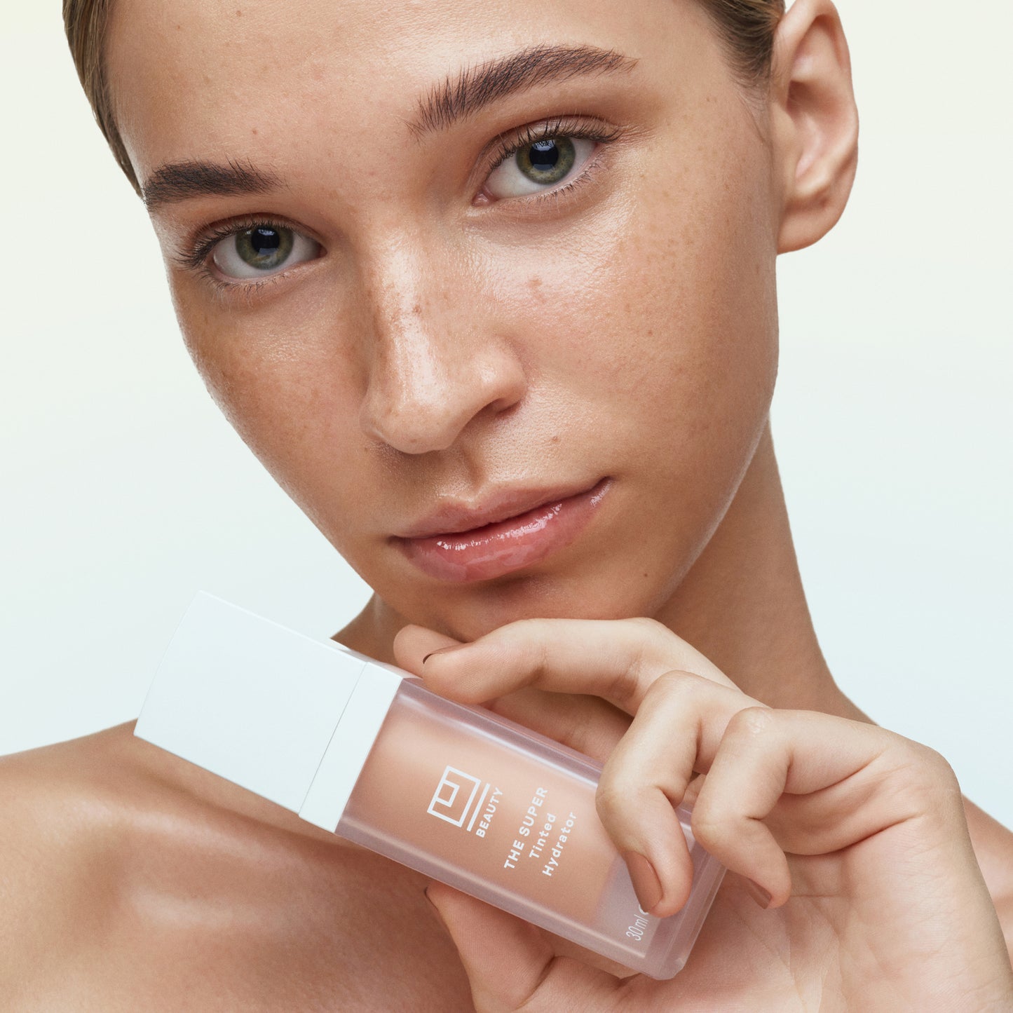 The SUPER Tinted Hydrator / Shade 04