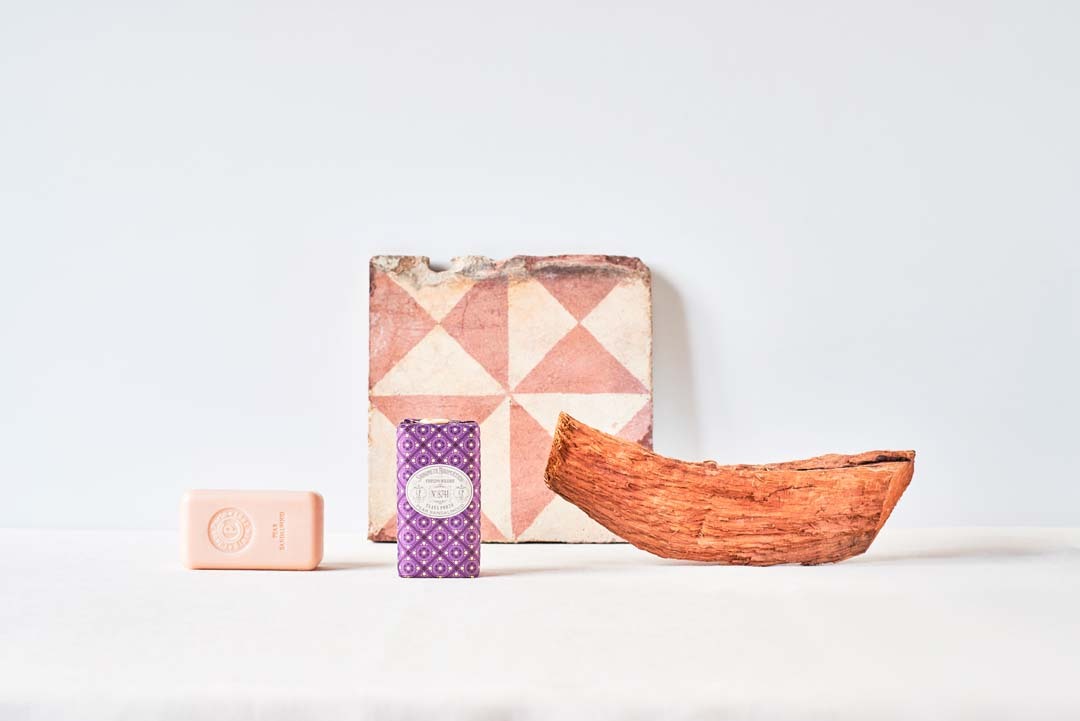 8741 Pear Sandalwood Soap / 150 g