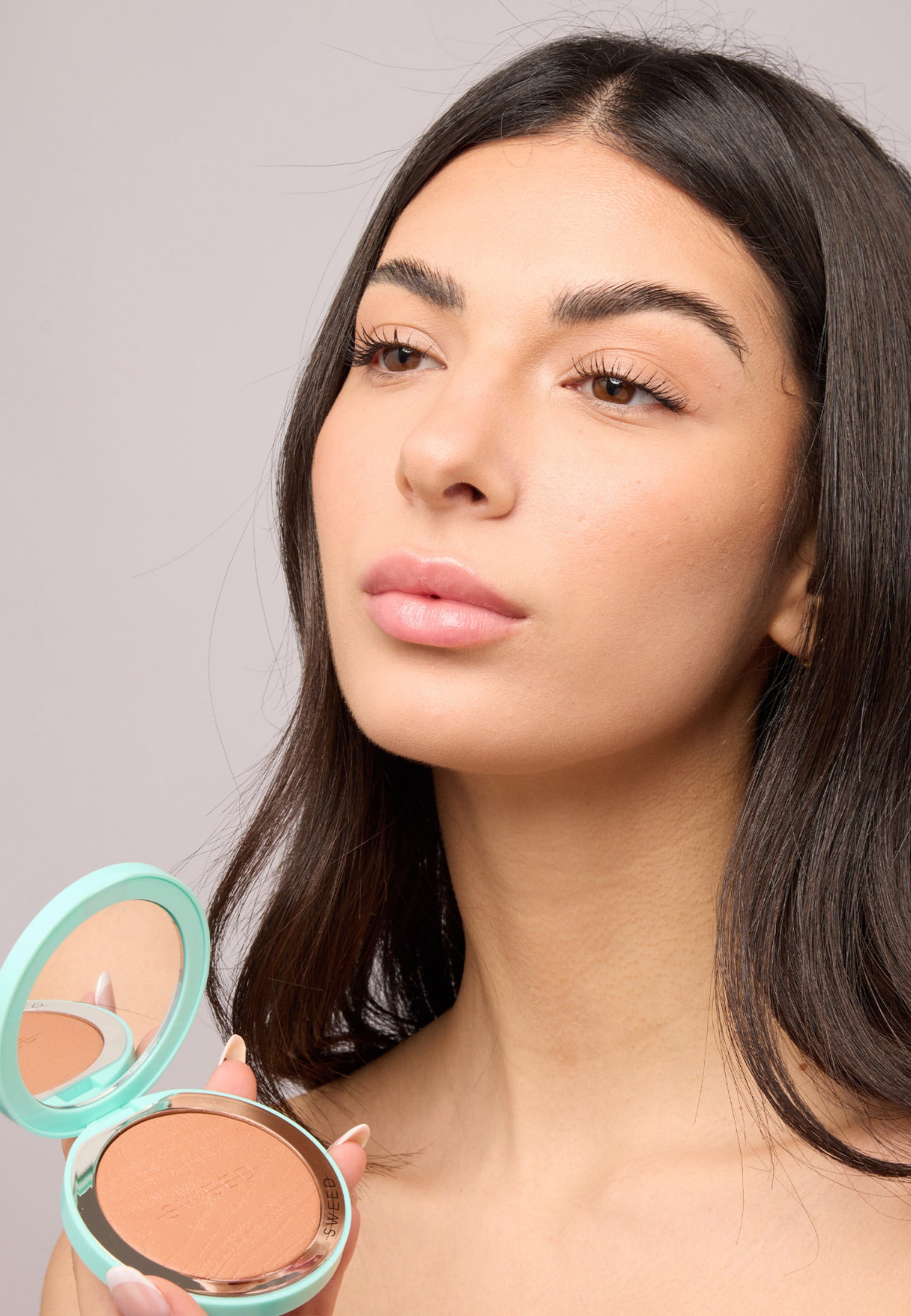 The Bronzing Powder / Golden Medium