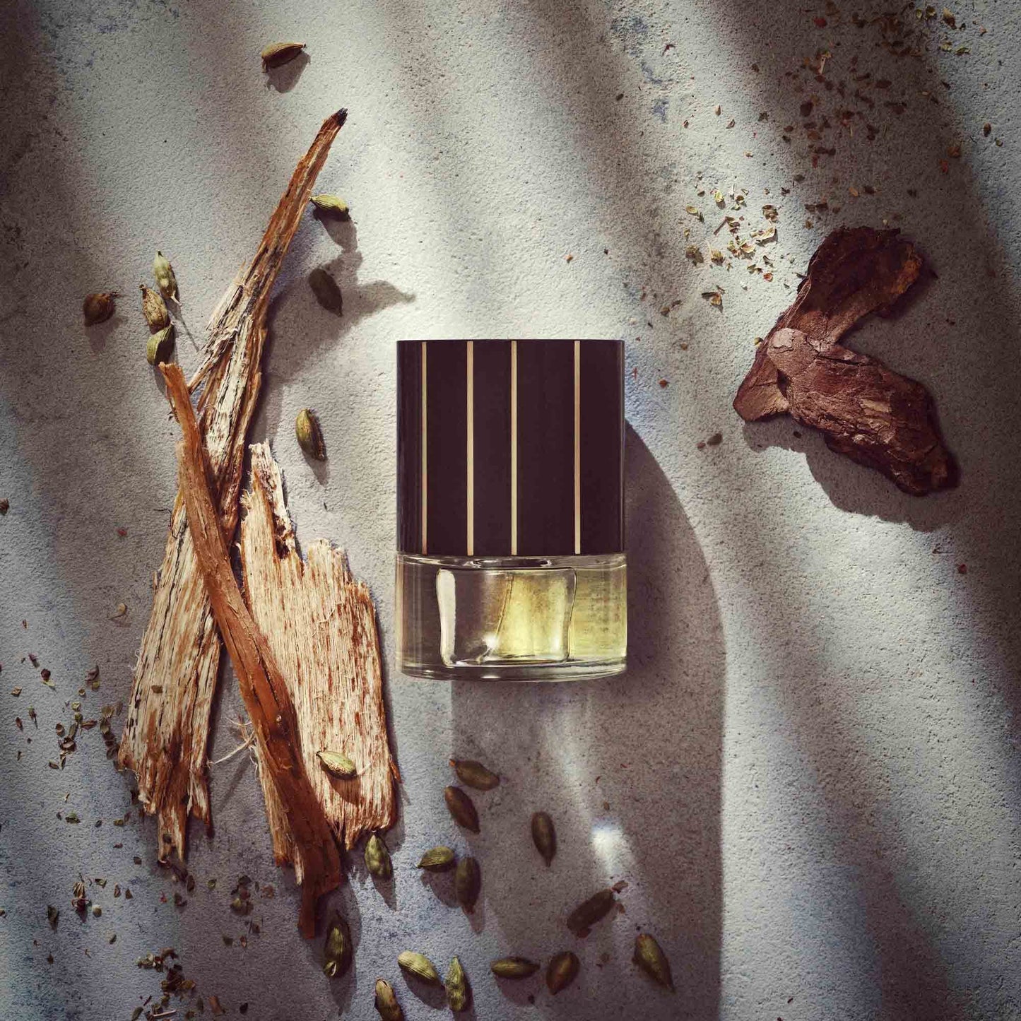 Olfactive Facet 707 Gold Edition Oud &amp; Patchouly / Transparent