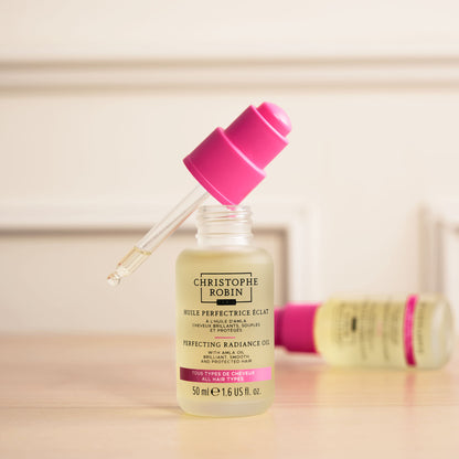 Perfecting Radiance Oil with Amla Oil