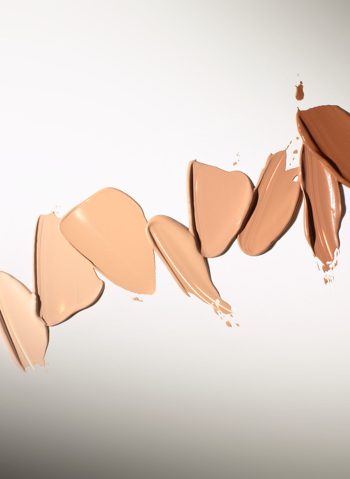 The Etherealist Super Natural Concealer / Medium EC 05