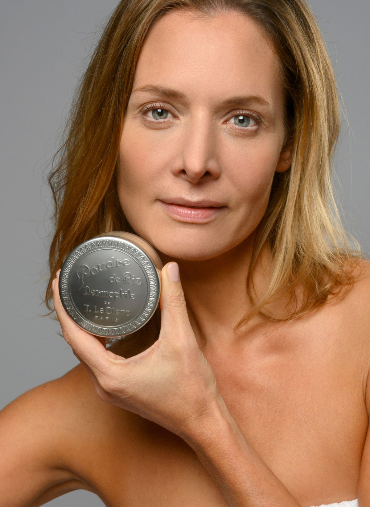 Dermophilic Loose Powder /  06 Sable