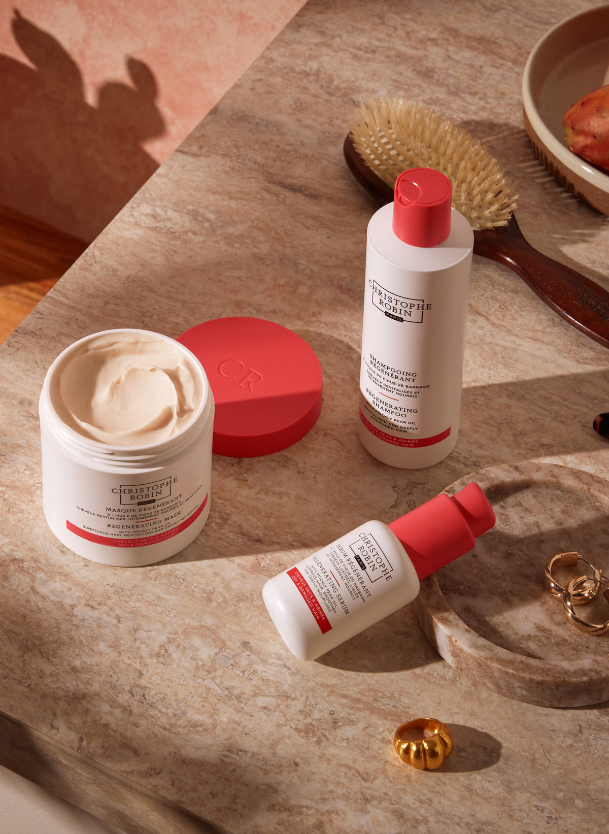 Regenerating Shampoo with prickly pear oil