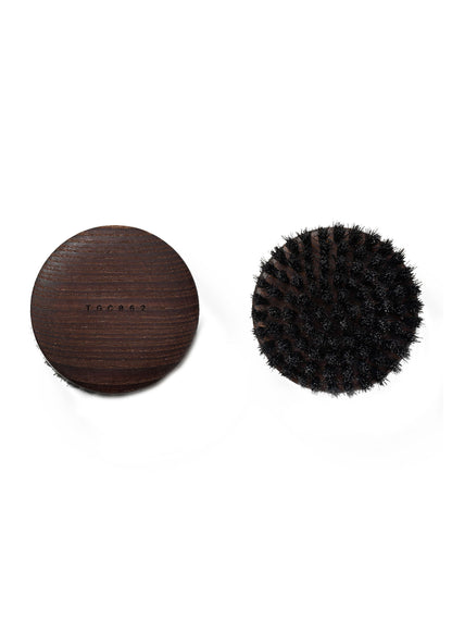 dark clothes brush