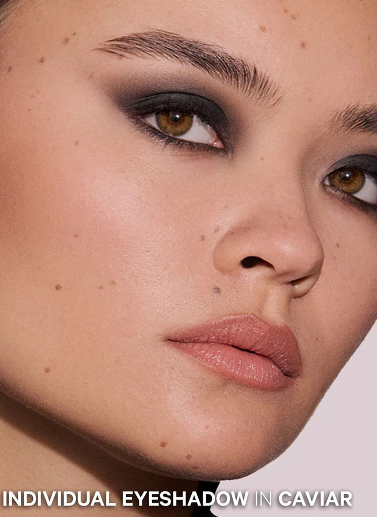The Individual Eyeshadow / Caviar