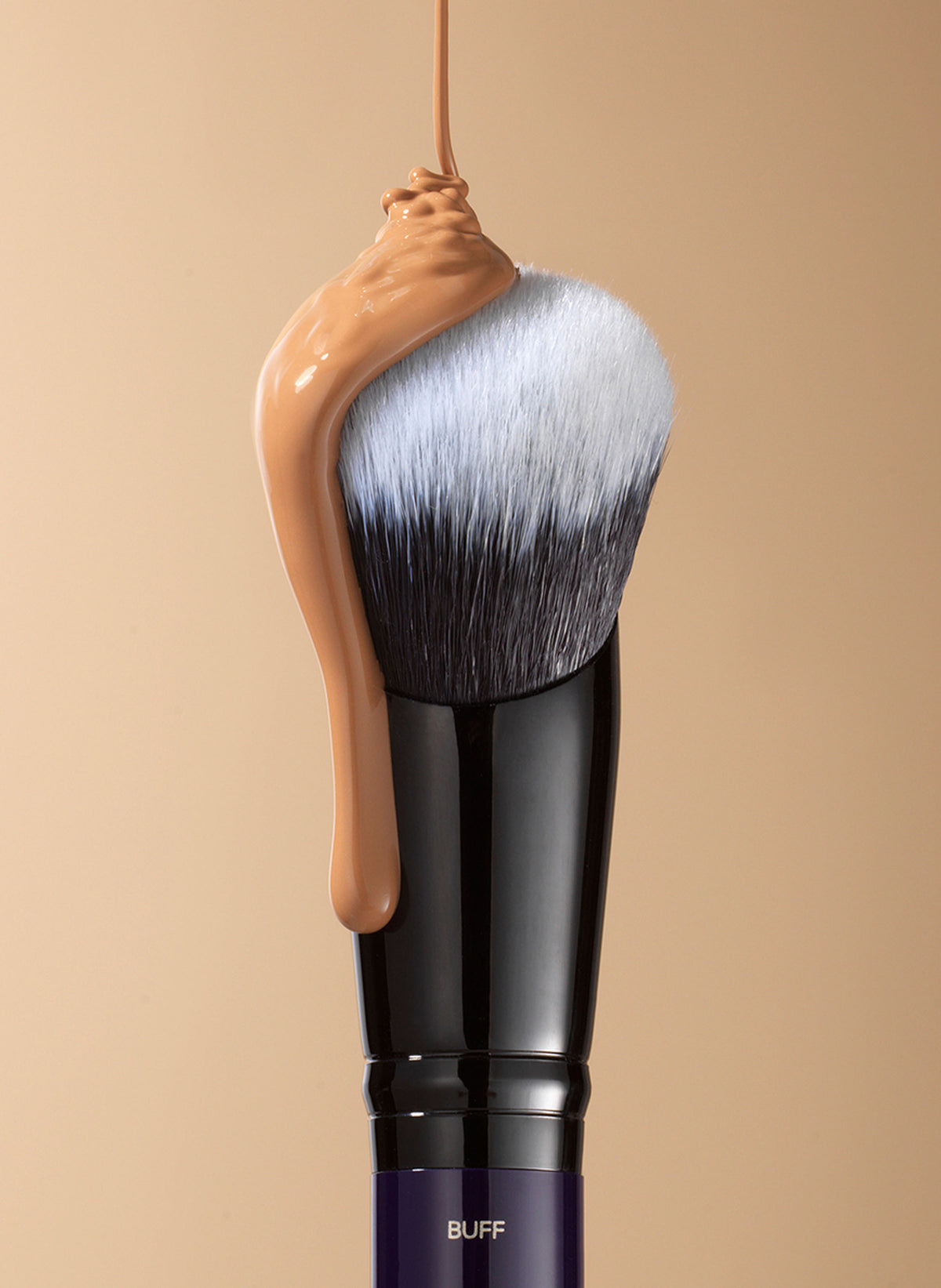 The Duet Foundation Brush