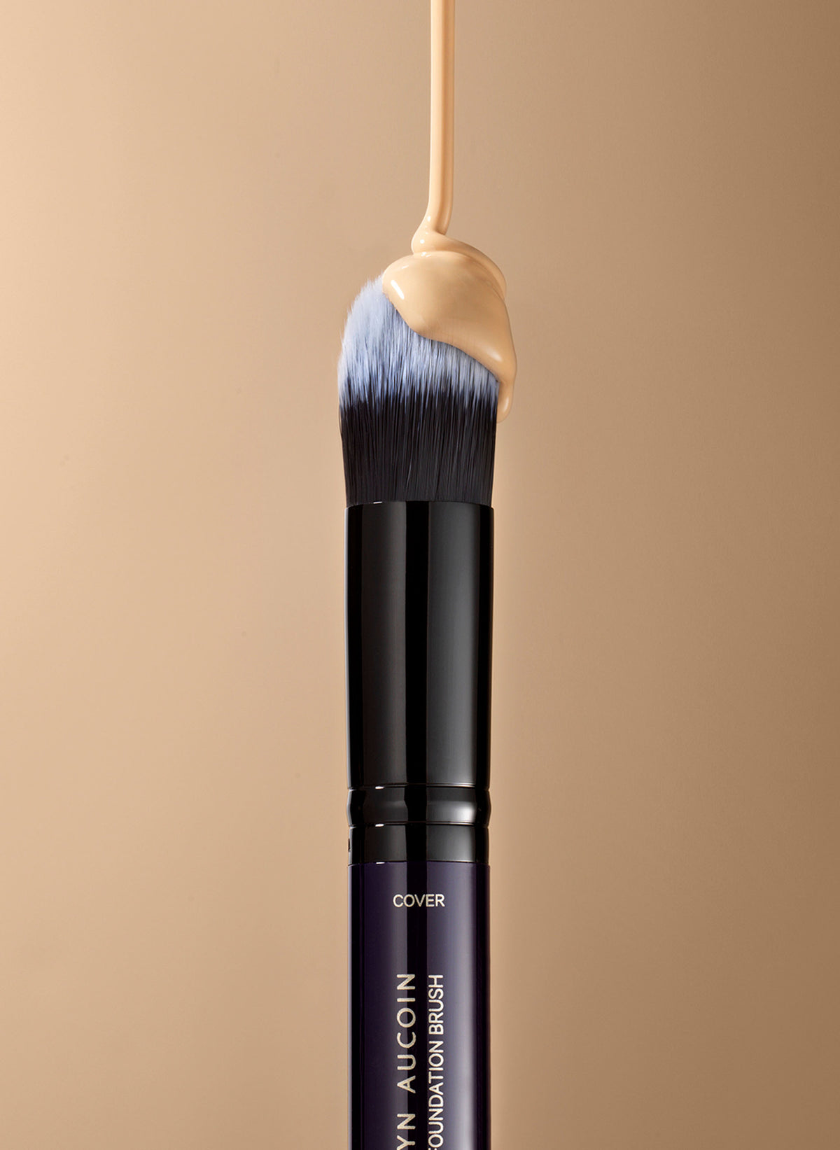 The Duet Foundation Brush