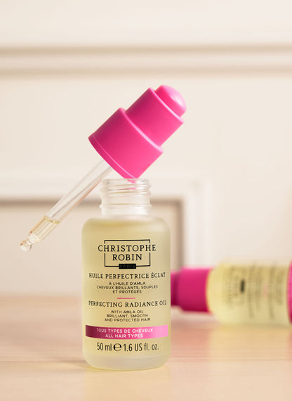 Perfecting Radiance Oil with Amla Oil