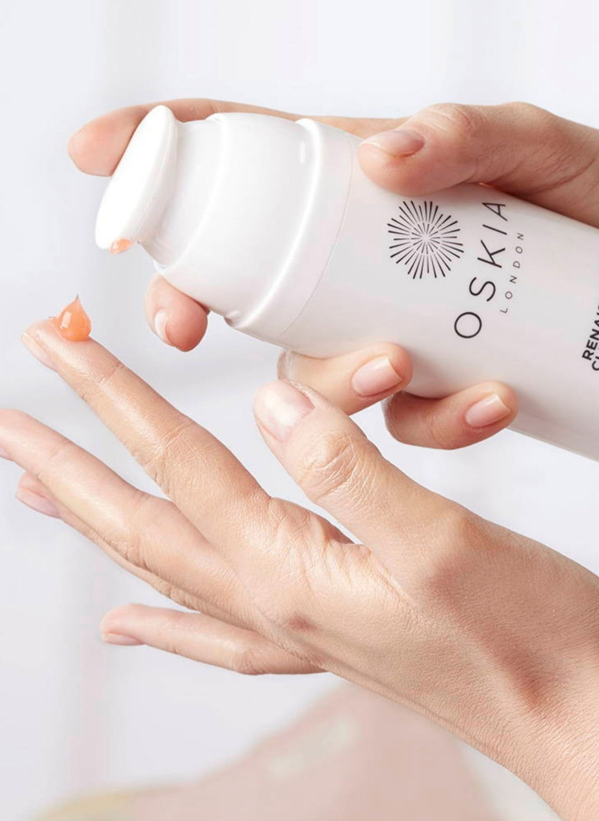 Renaissance Cleansing Gel Illuminating Vitamin Melting Cleanser