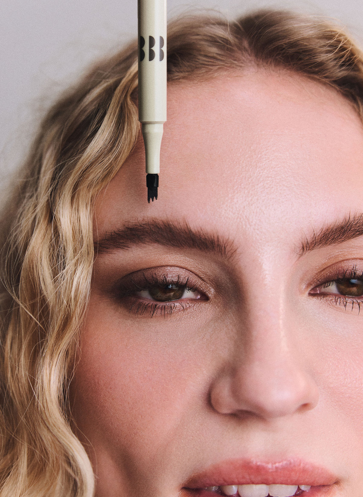 Eyebrow Pen / CHAI