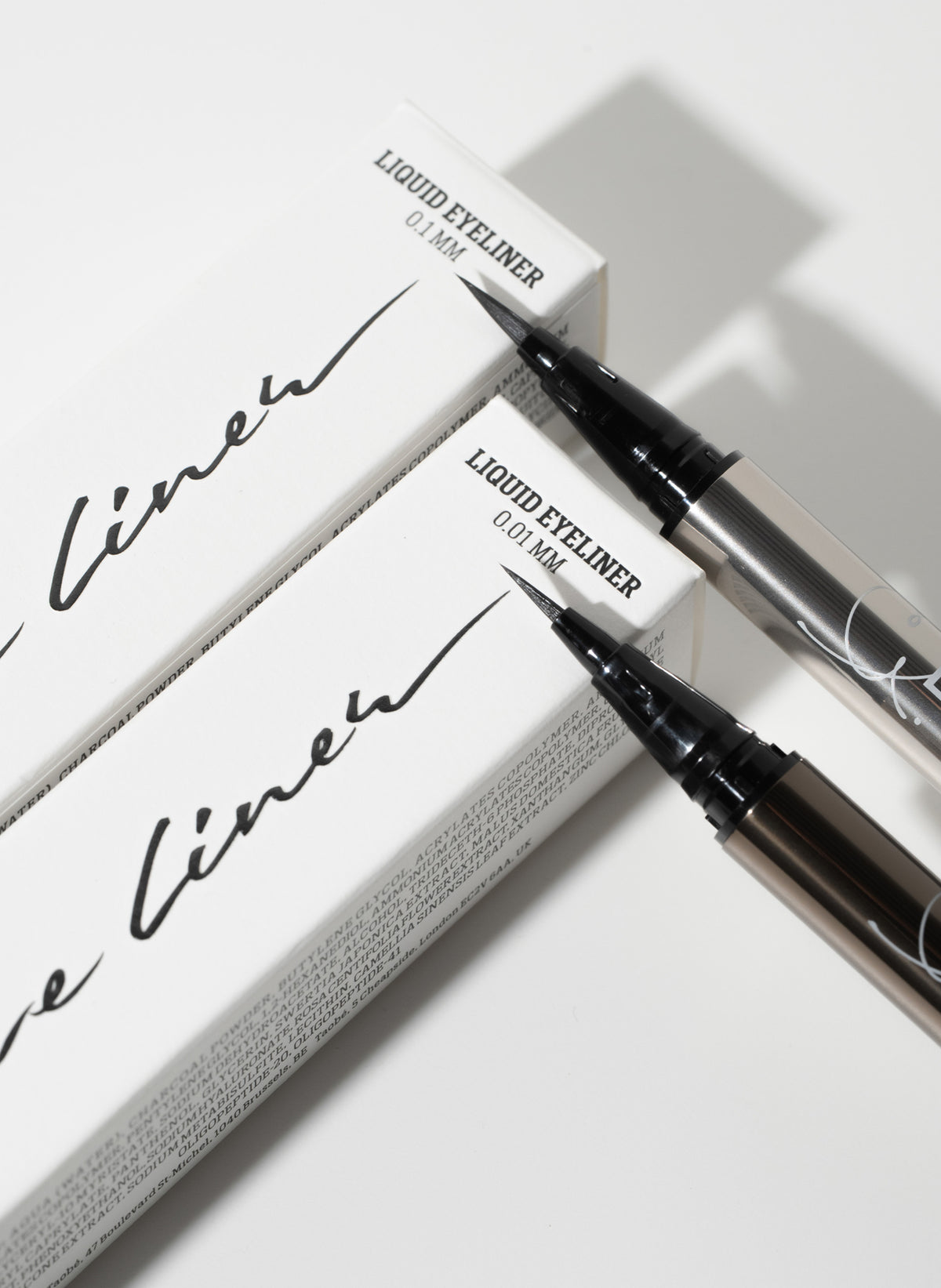 Liquid Eyeliner UltraFineBrush / Dark Brown