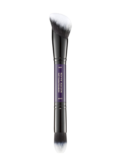 The Duet Foundation Brush